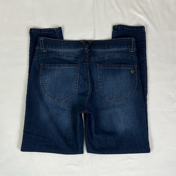 Democracy Women’s 8 Ab Technology Slimming Panels
Stretchy Skinny Leg Jean - Picture 2 of 9